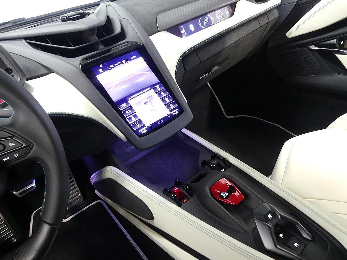 람보르기니 레부엘토 6.5 V12 PHEV