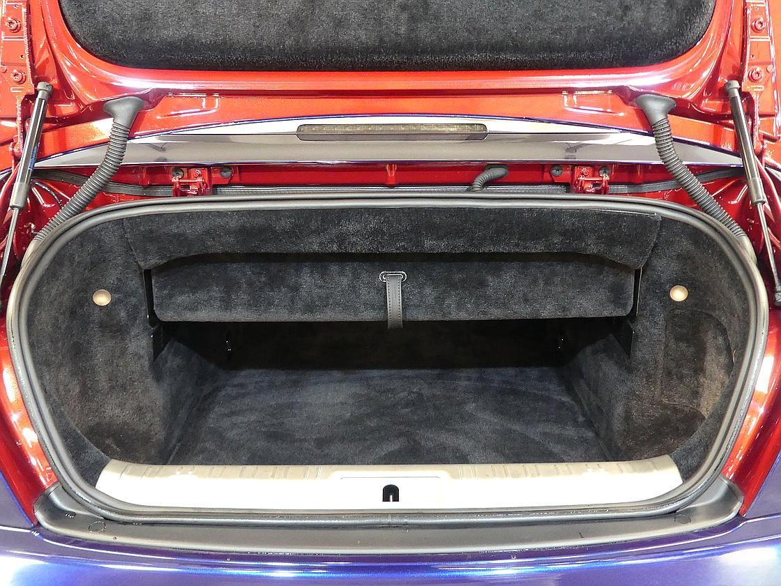 롤스로이스 던 6.6 V12 블랙 배지