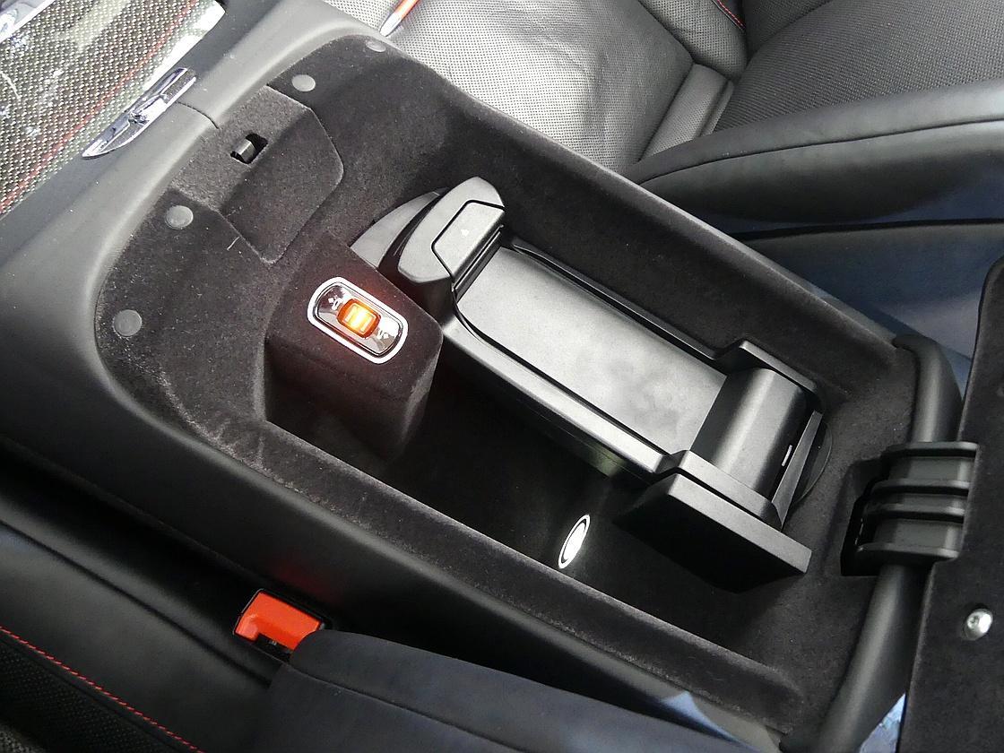 롤스로이스 던 6.6 V12 블랙 배지