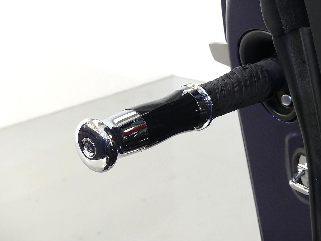 롤스로이스 던 6.6 V12 블랙 배지