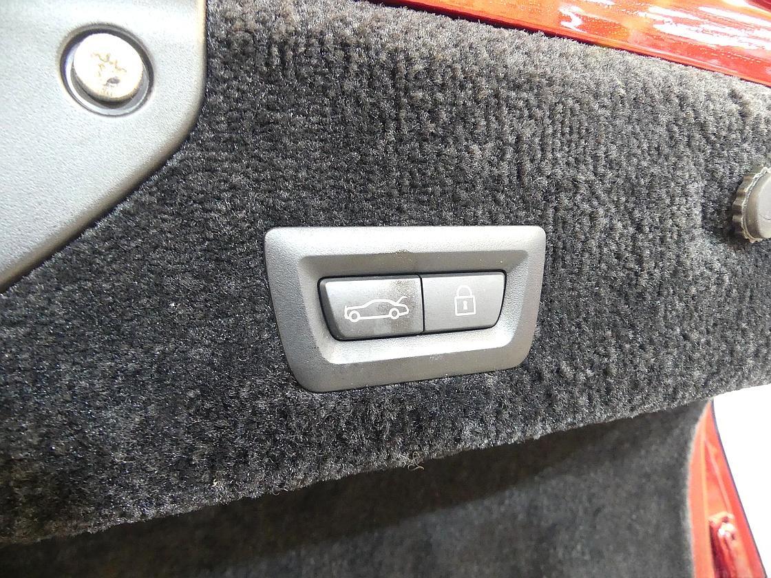 롤스로이스 던 6.6 V12 블랙 배지