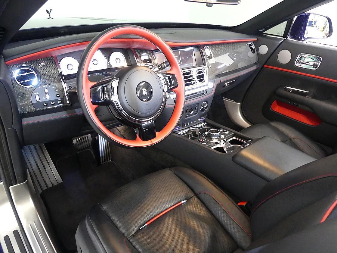 롤스로이스 던 6.6 V12 블랙 배지