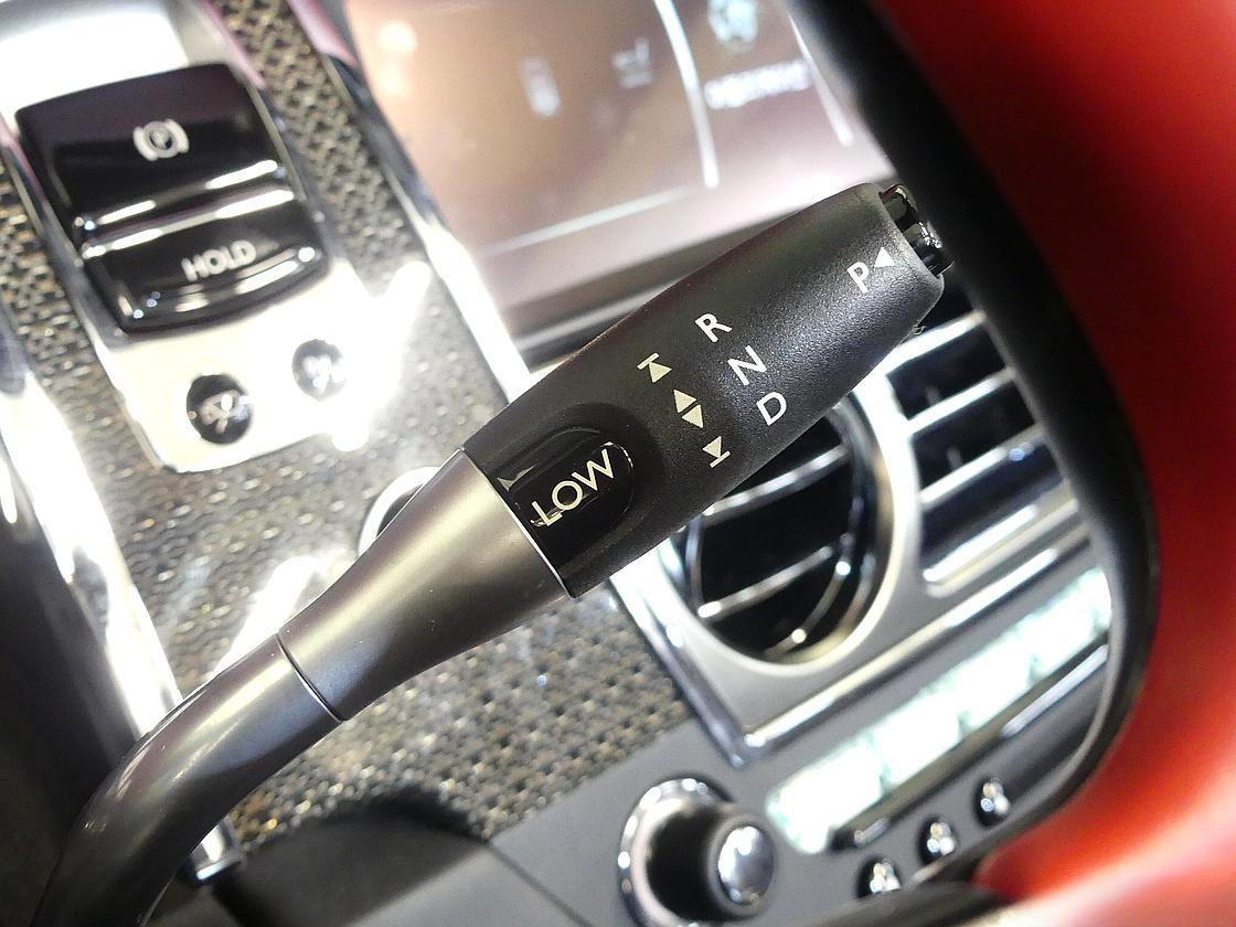 롤스로이스 던 6.6 V12 블랙 배지