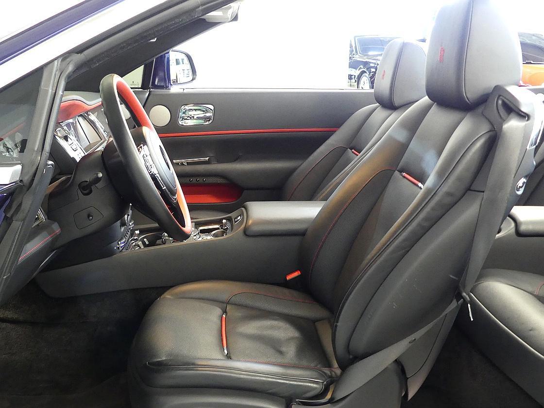 롤스로이스 던 6.6 V12 블랙 배지