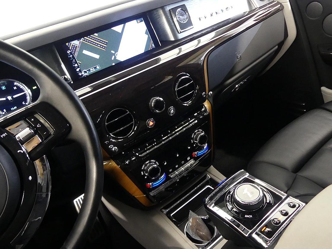 롤스로이스 팬텀 8세대 6.7 V12