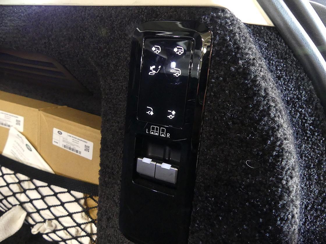 랜드로버 레인지로버 5세대 4.4 P530 LWB 오토바이오그래피