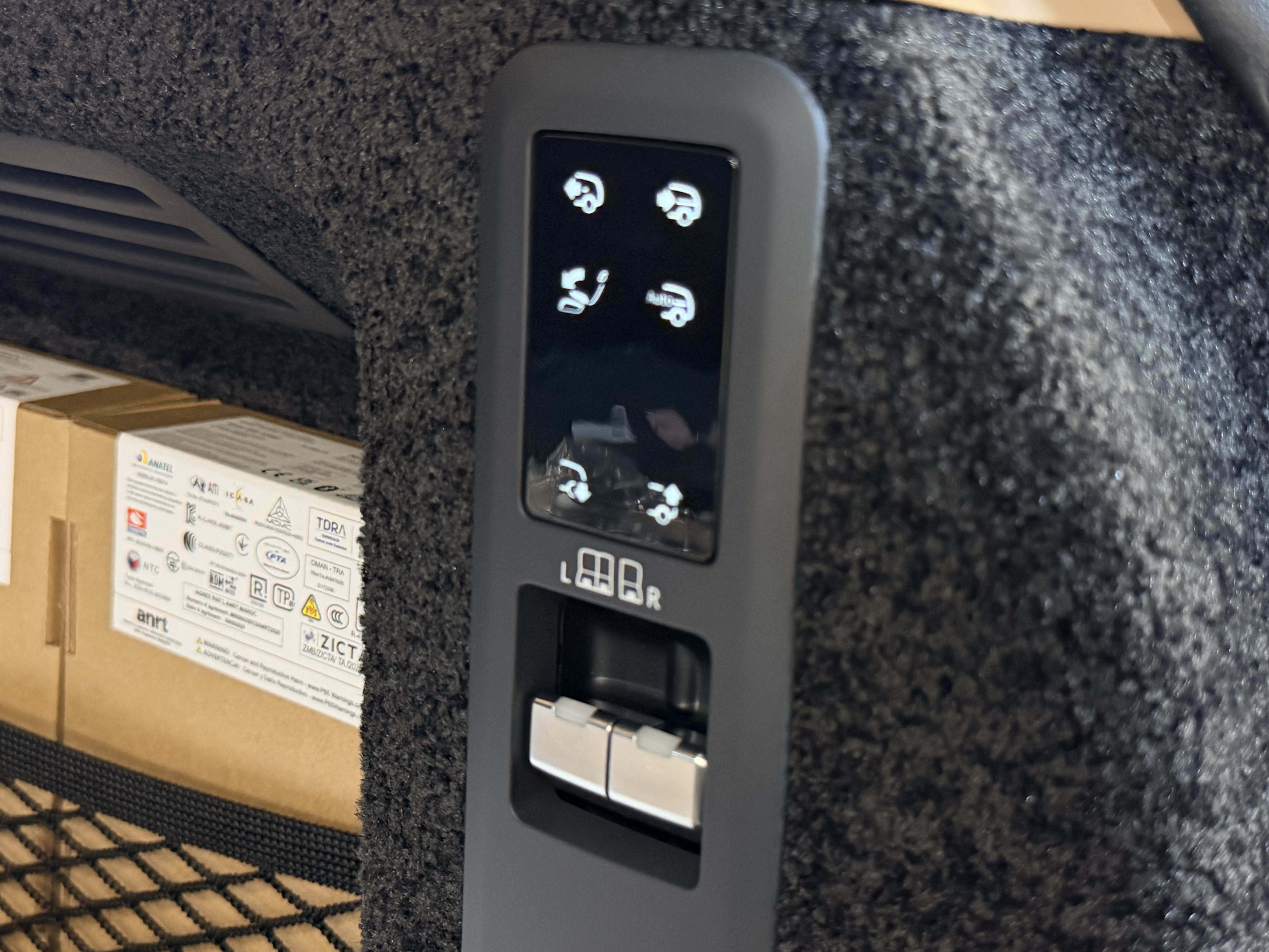 랜드로버 레인지로버 5세대 4.4 P530 LWB 오토바이오그래피