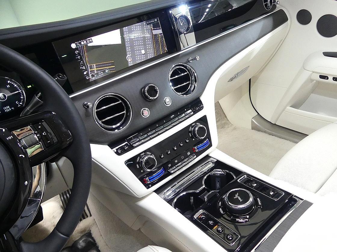 롤스로이스 고스트 2세대 6.7 V12 EWB