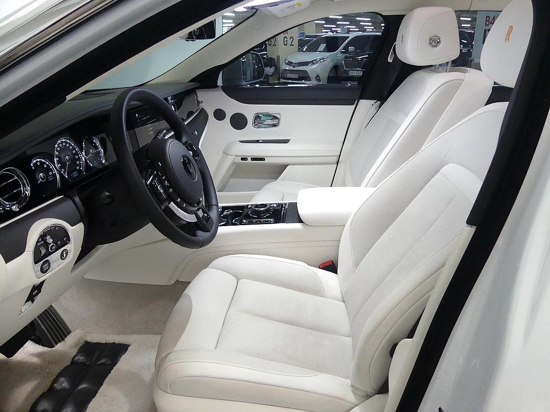 롤스로이스 고스트 2세대 6.7 V12 EWB