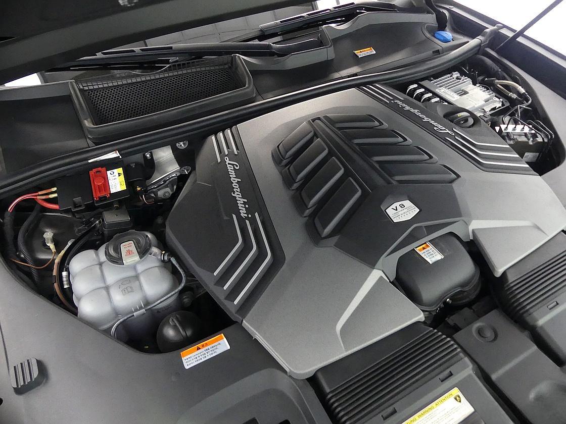 람보르기니 우루스 4.0 V8