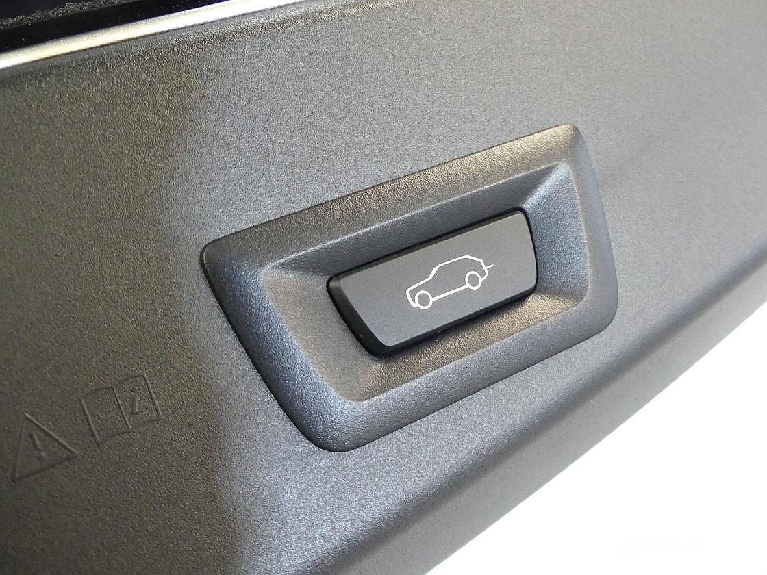 롤스로이스 컬리넌 6.7 V12 블랙 배지