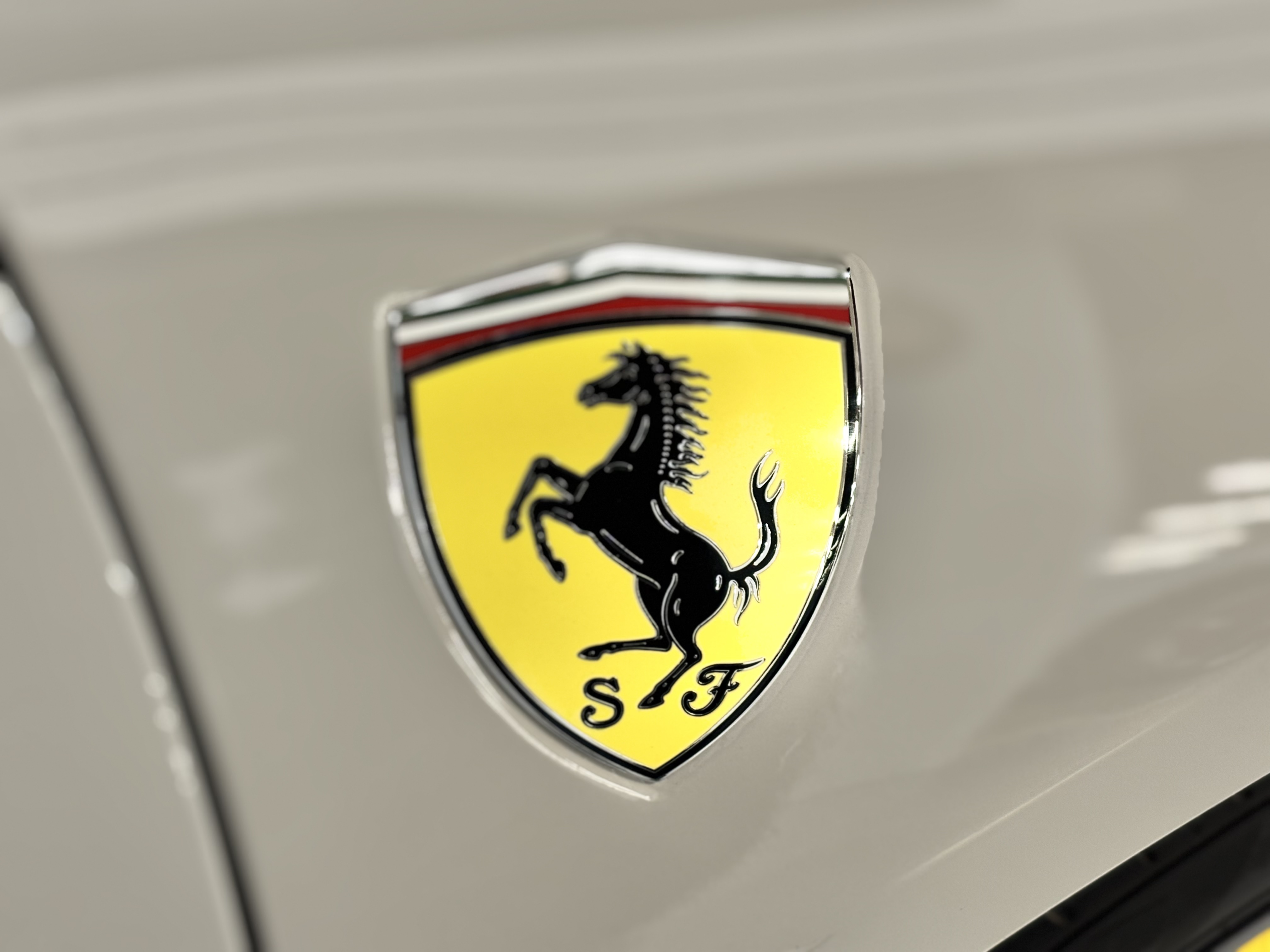 페라리 F8 스파이더 3.9 V8