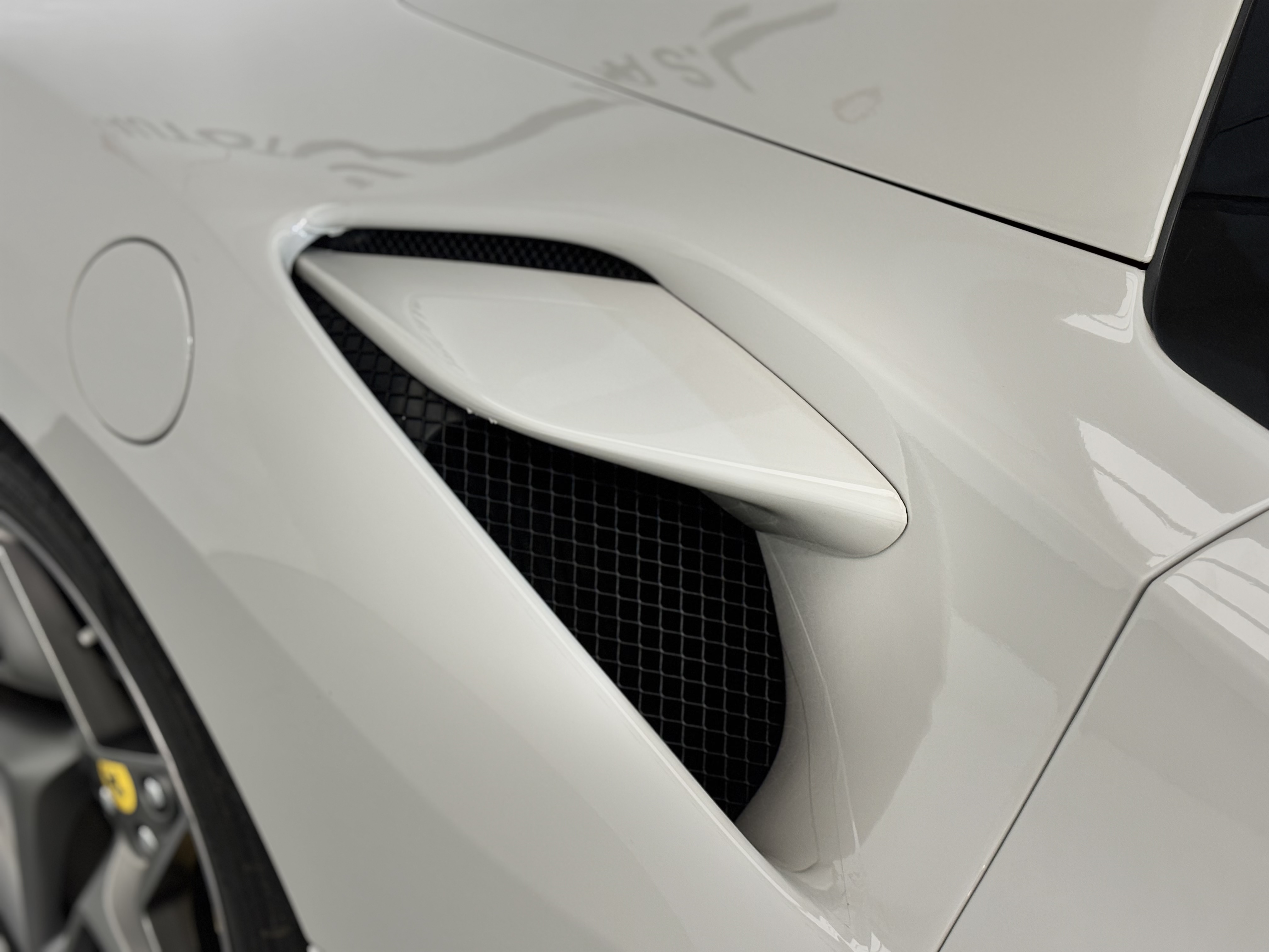 페라리 F8 스파이더 3.9 V8