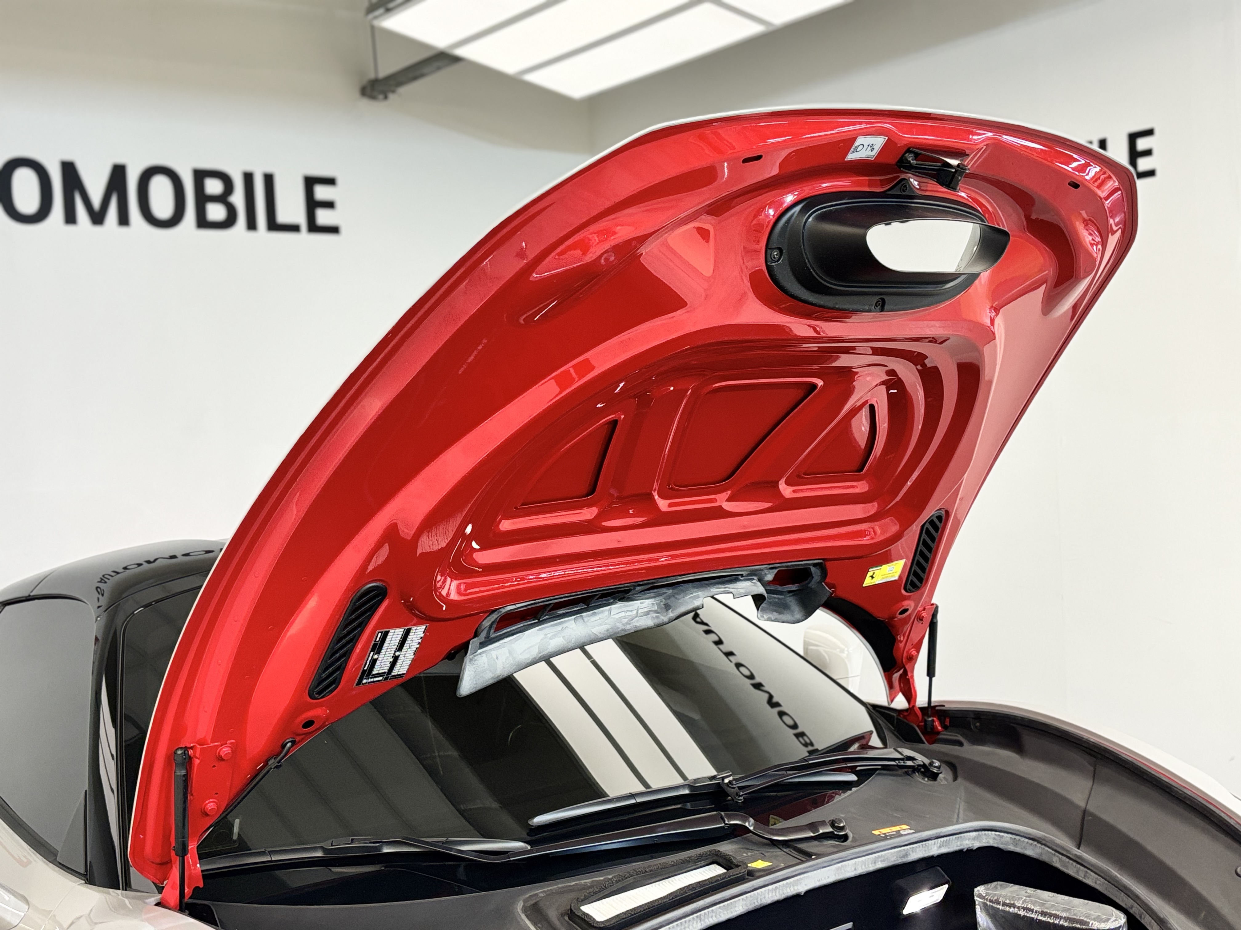 페라리 F8 스파이더 3.9 V8