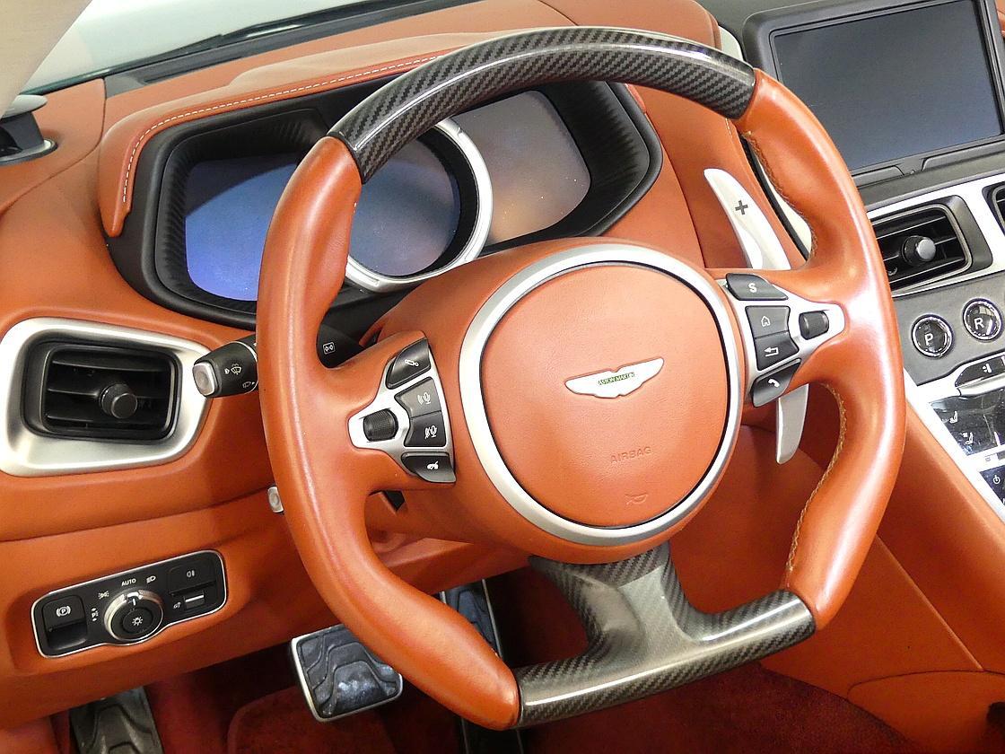 애스턴마틴 DB11 4.0 V8 볼란테