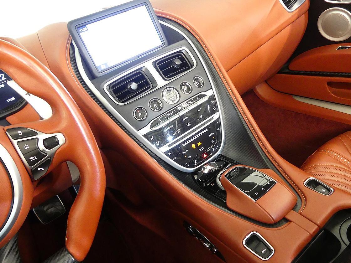 애스턴마틴 DB11 4.0 V8 볼란테