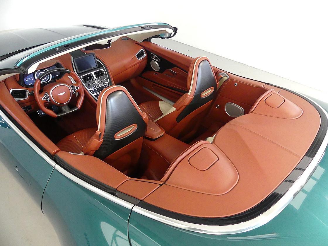 애스턴마틴 DB11 4.0 V8 볼란테
