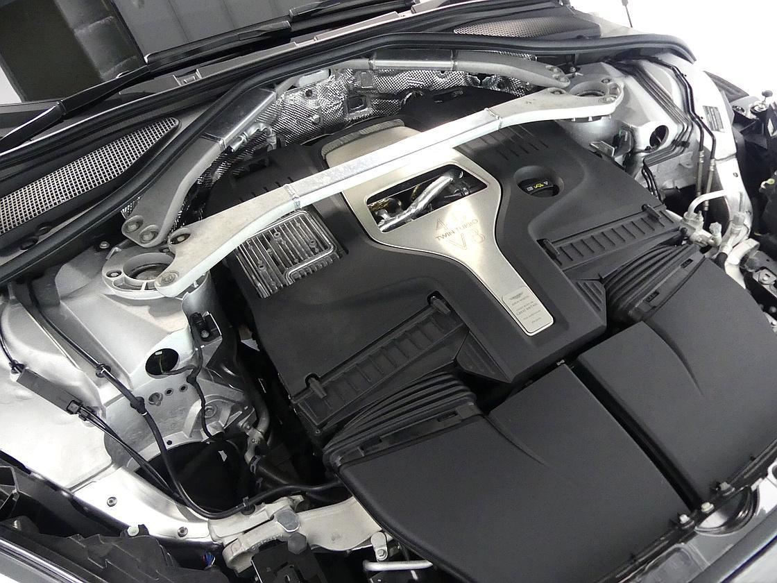 애스턴마틴 DBX 4.0 V8