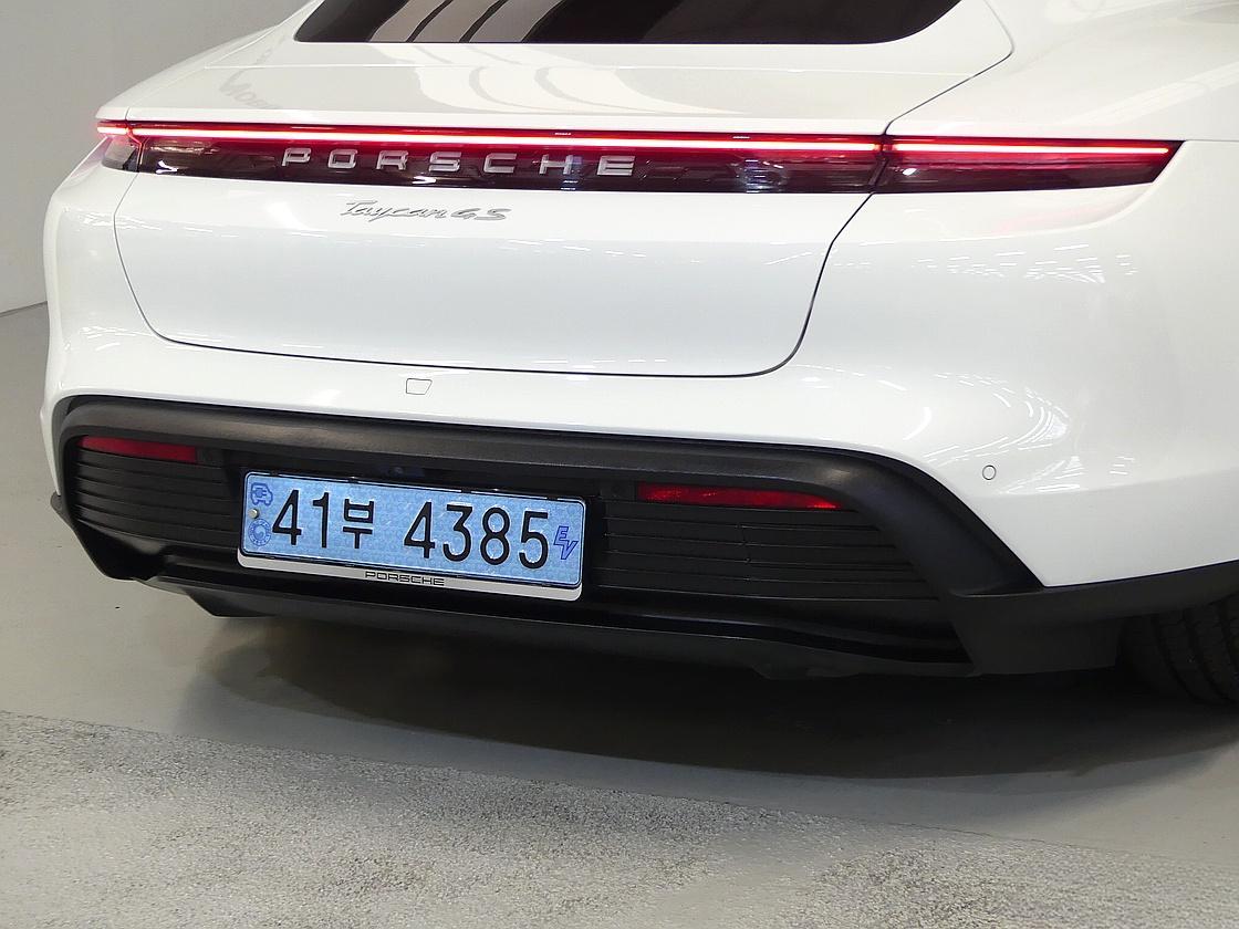 포르쉐 타이칸 4S