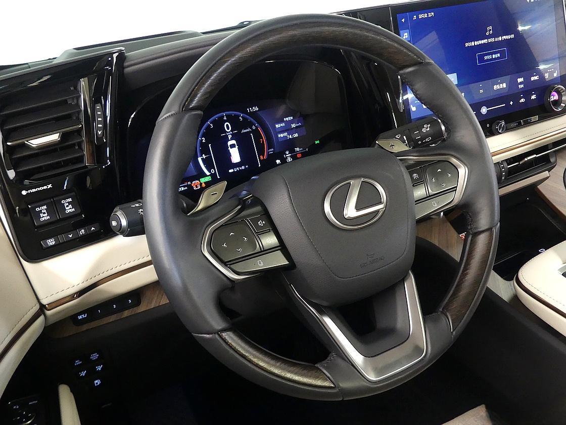 렉서스 LM 500h 이그제큐티브