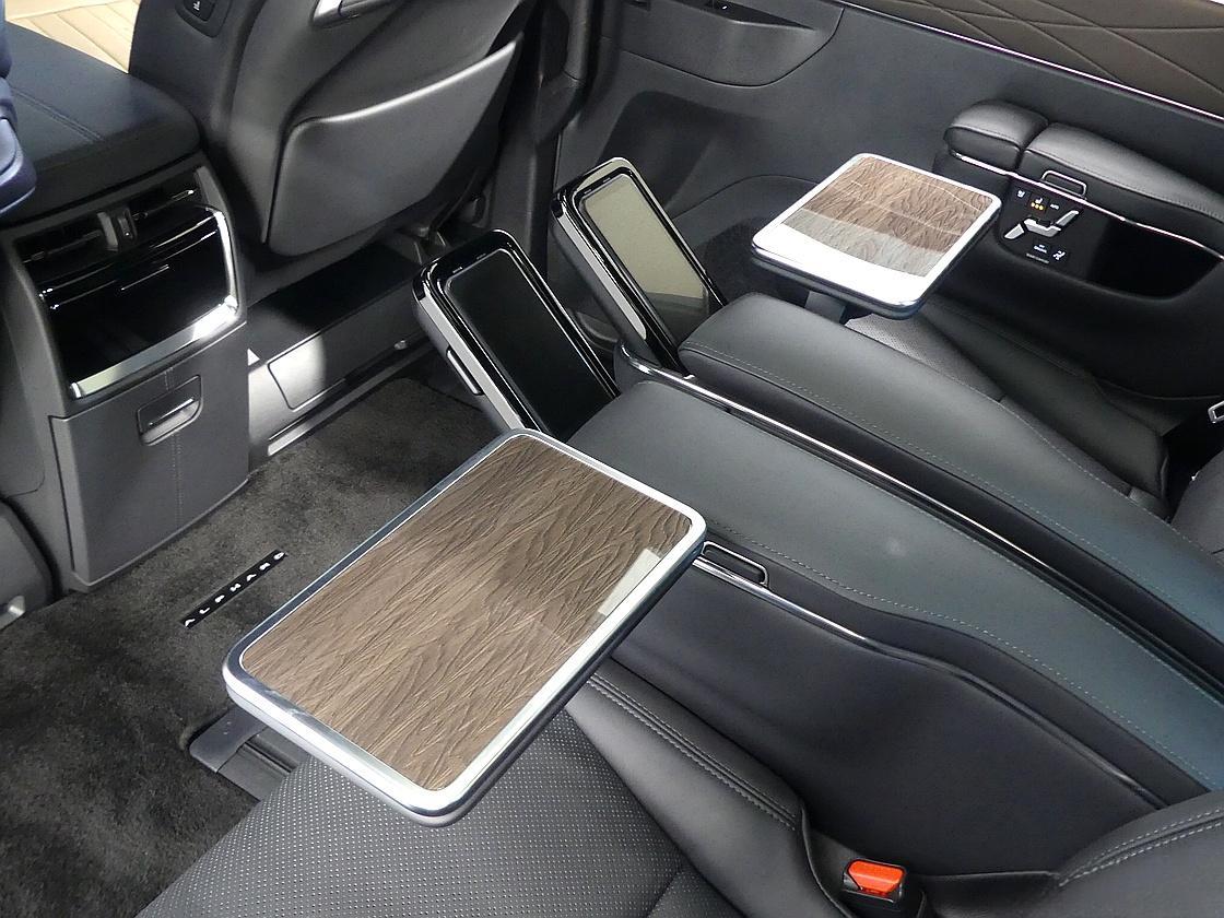 토요타 알파드 2.5 HEV AWD 익스클루시브