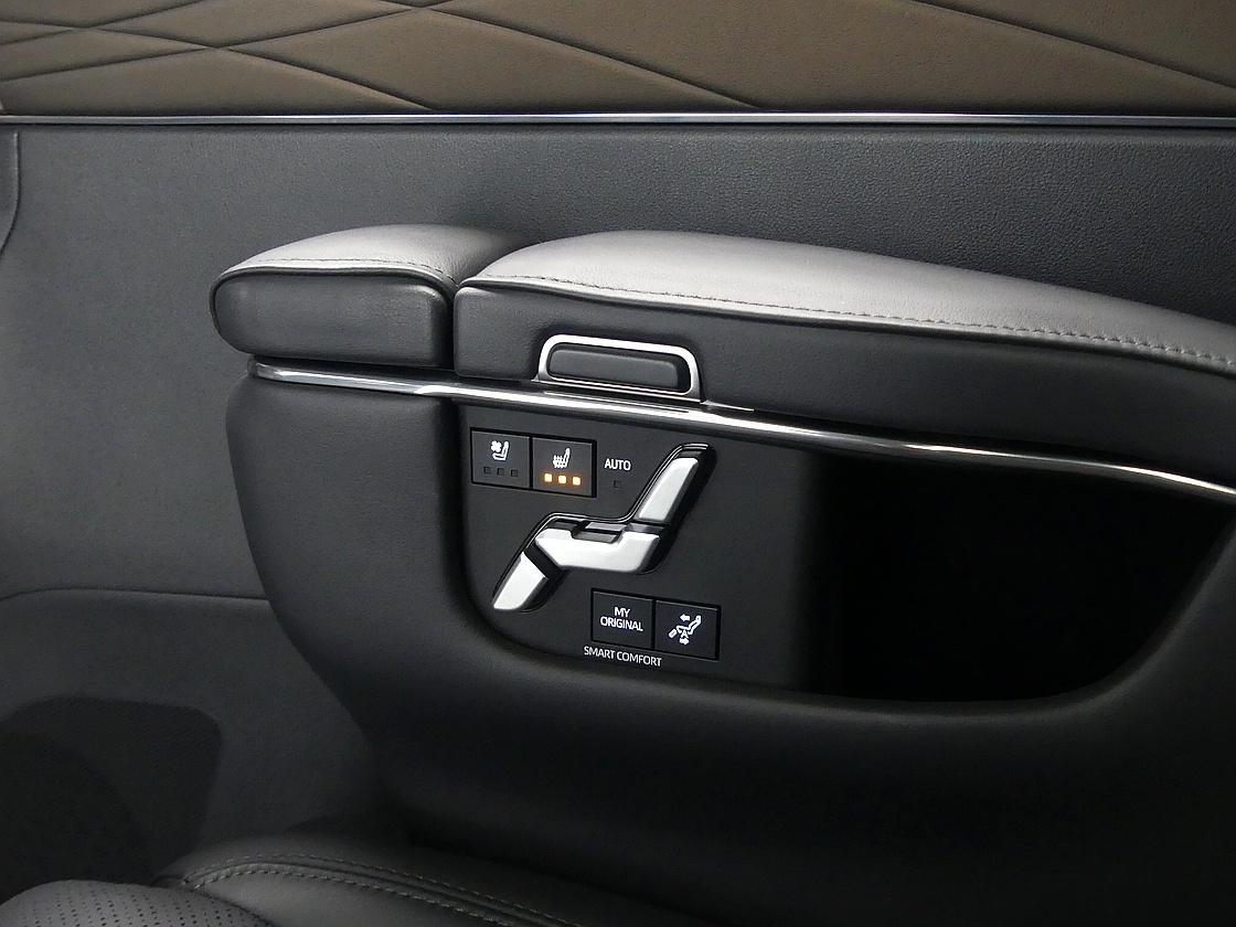 토요타 알파드 2.5 HEV AWD 익스클루시브