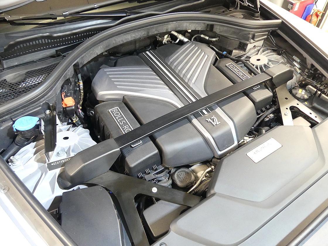 롤스로이스 컬리넌 6.7 V12 블랙 배지