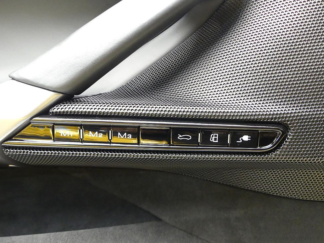 페라리 SF90 스트라달레 4.0 PHEV