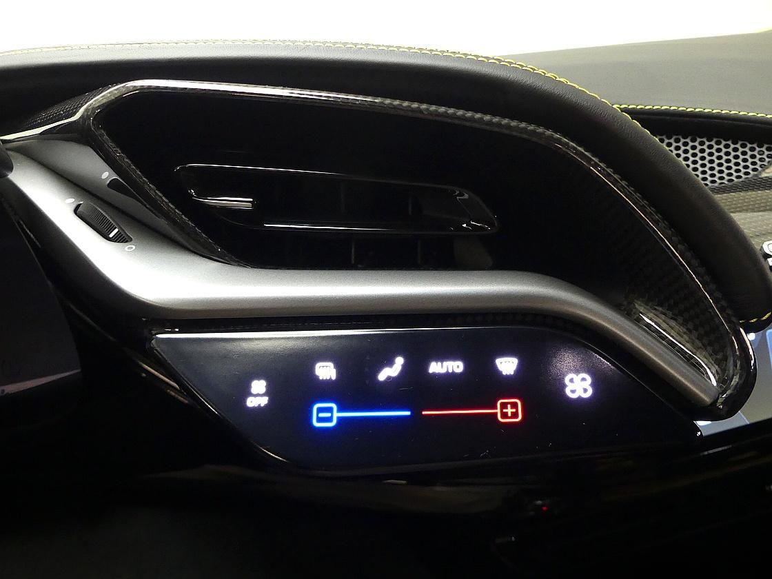 페라리 SF90 스트라달레 4.0 PHEV