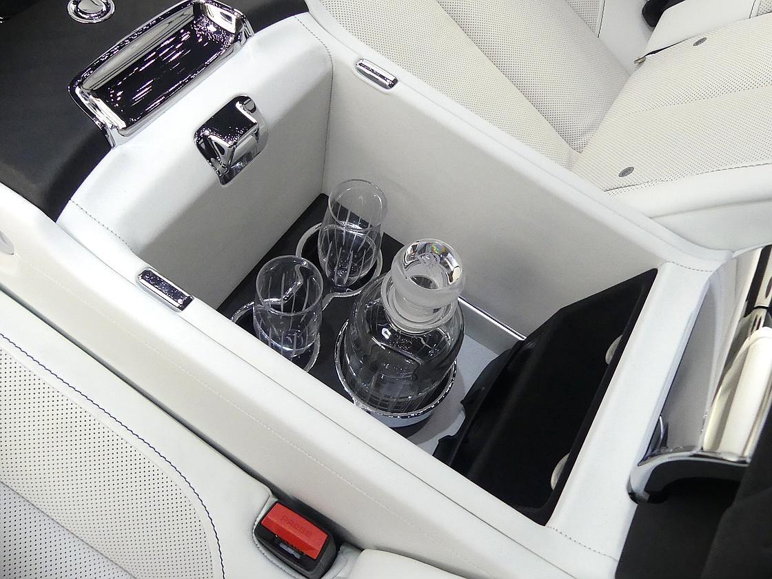 롤스로이스 컬리넌 6.7 V12