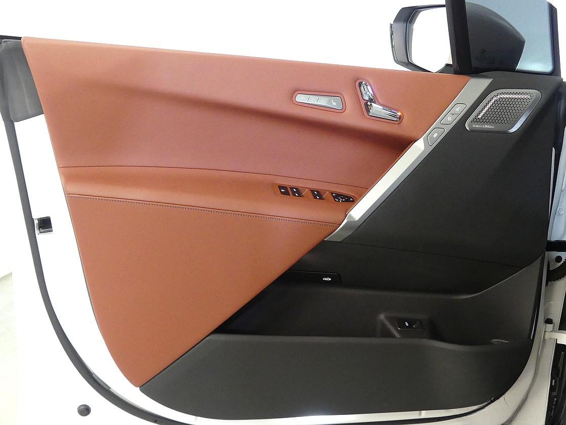 BMW iX M60