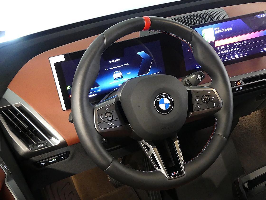 BMW iX M60
