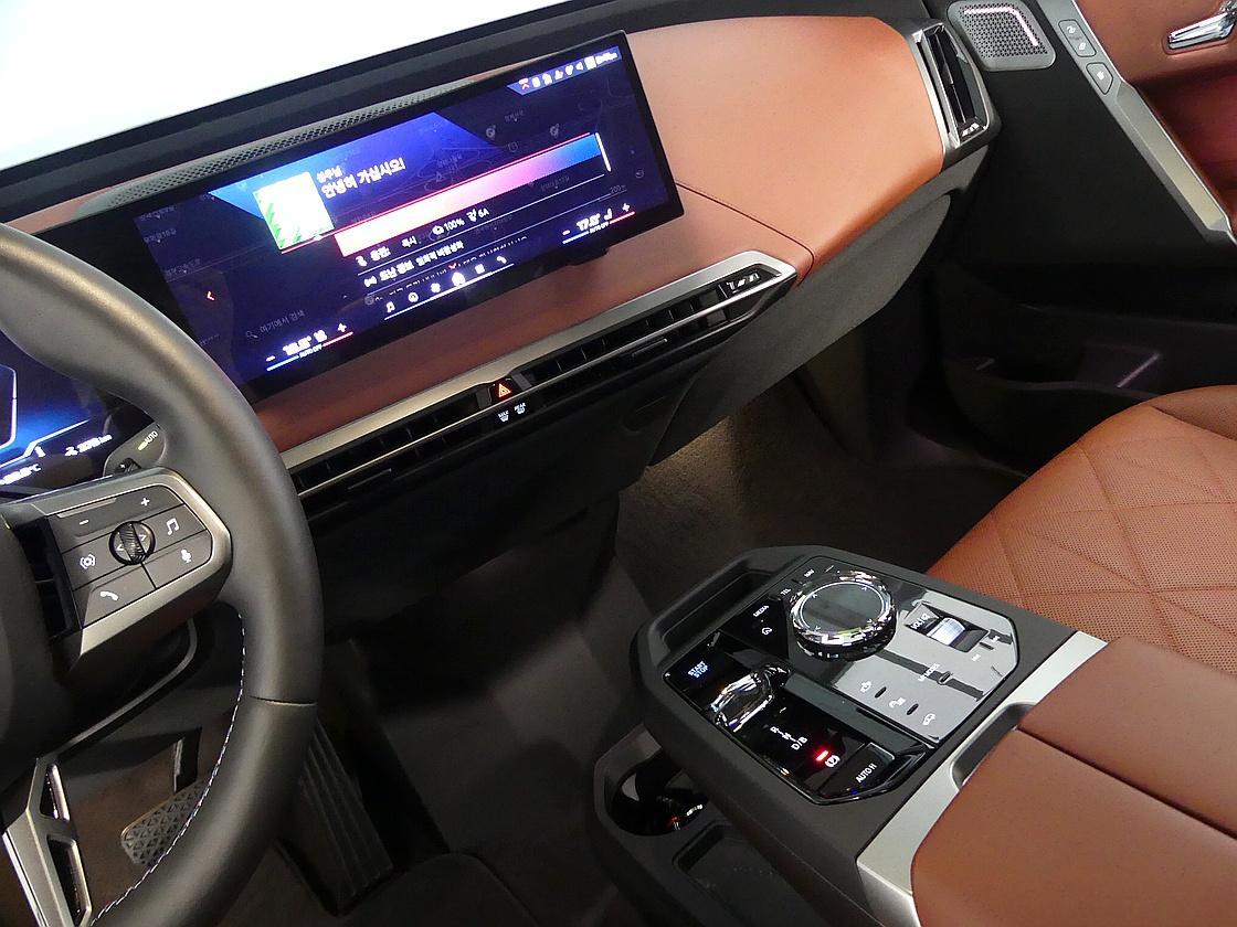 BMW iX M60