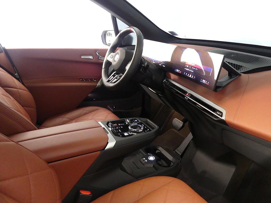 BMW iX M60