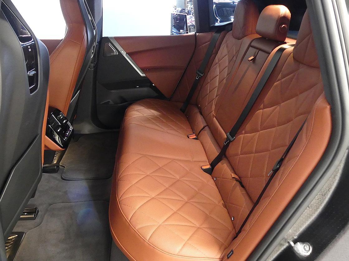 BMW iX M60