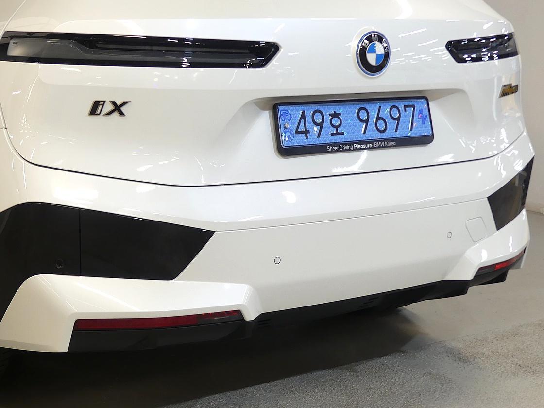 BMW iX M60