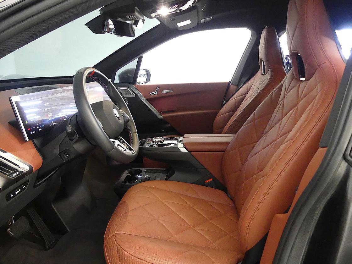 BMW iX M60