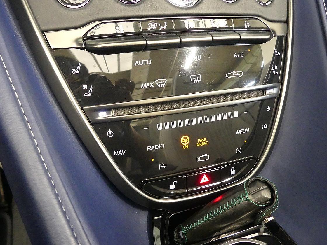 애스턴마틴 DB11 4.0 V8 볼란테