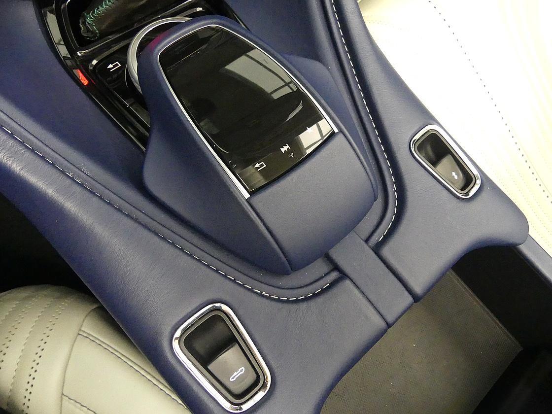 애스턴마틴 DB11 4.0 V8 볼란테