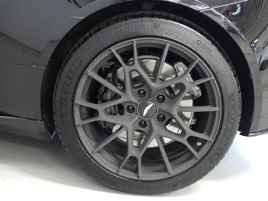 애스턴마틴 DB11 4.0 V8 볼란테