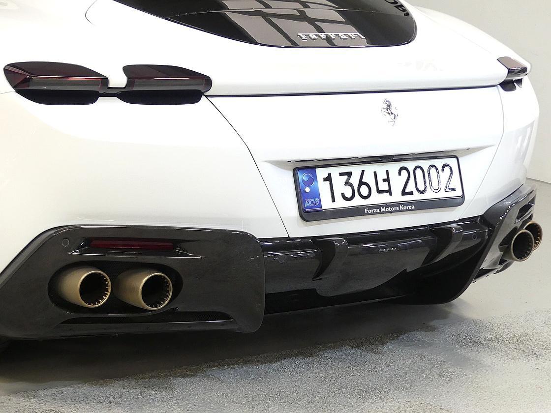 페라리 로마 3.9 V8