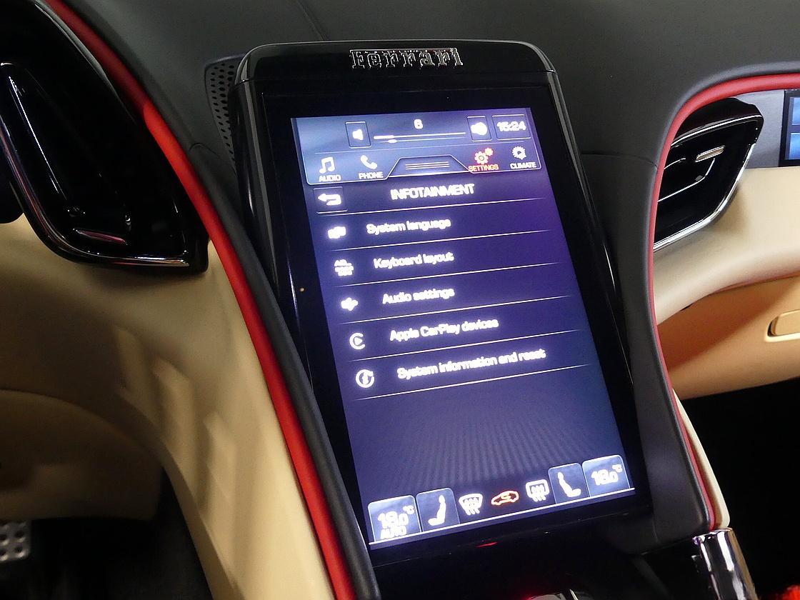 페라리 로마 3.9 V8